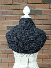 Load image into Gallery viewer, Charcoal Chunky Knit Scarf, Mens Hand Knit Infinity Scarf, Circle Scarf, Warm Winter Scarf, Mom Gift, Dad Gift, Sister Gift, Brother Gift