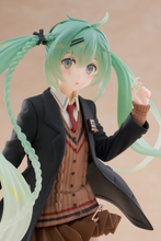 Load image into Gallery viewer, Hatsune Miku Figure - Fashion (Preppy Ver.)
