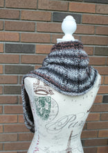 Load image into Gallery viewer, Men&#39;s Oversized Infinity Scarf Hand Knitted Circle Scarf, Tube Scarf, Neck Warmer, Warm Winter Scarf, Unisex Christmas Gift

